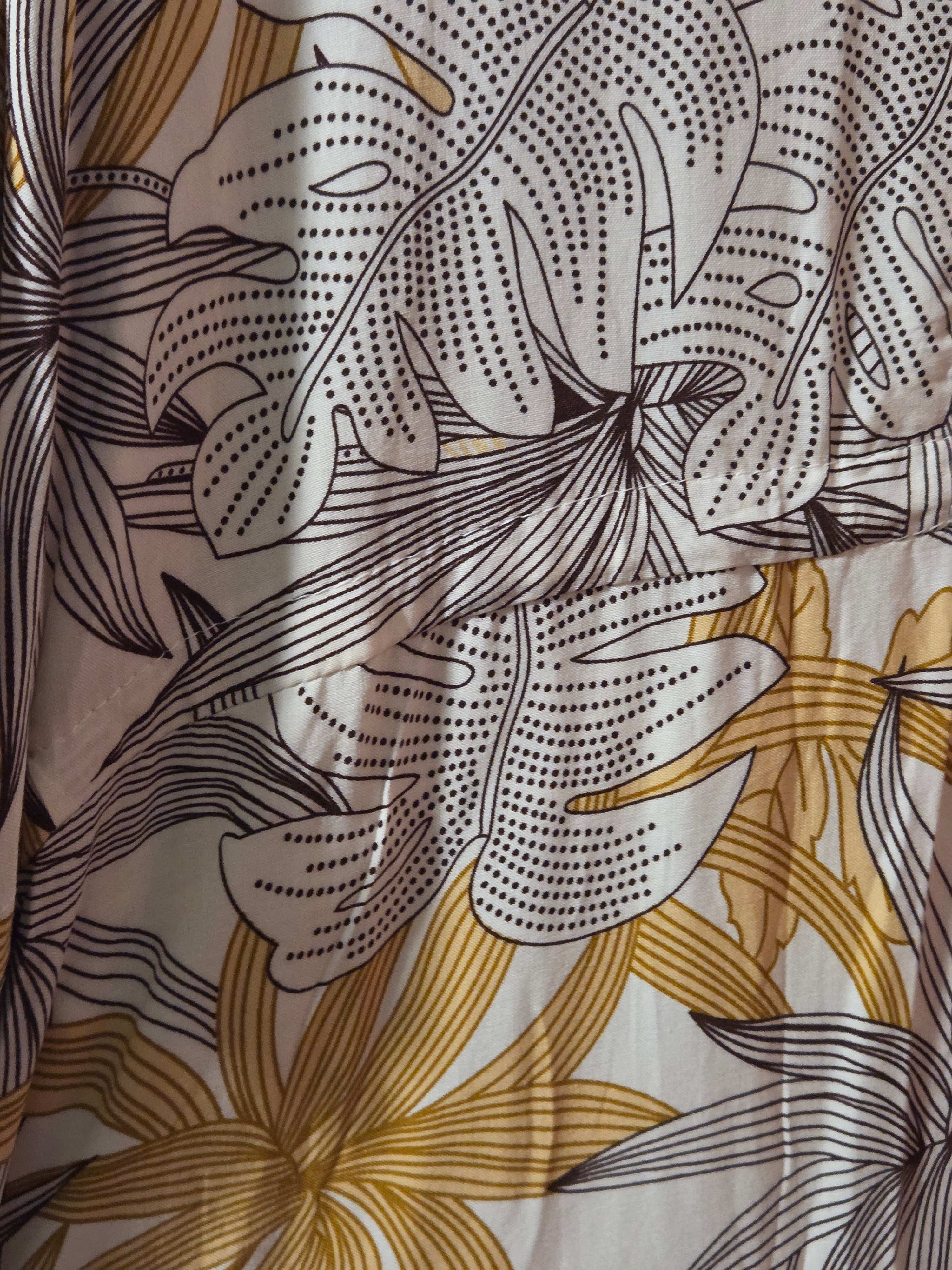 Floral Daisy Dress - Flowy Lightweight Design