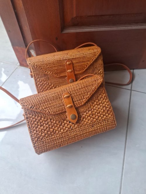 Rattan - Rectangle Shoulder Bag w/front clasp